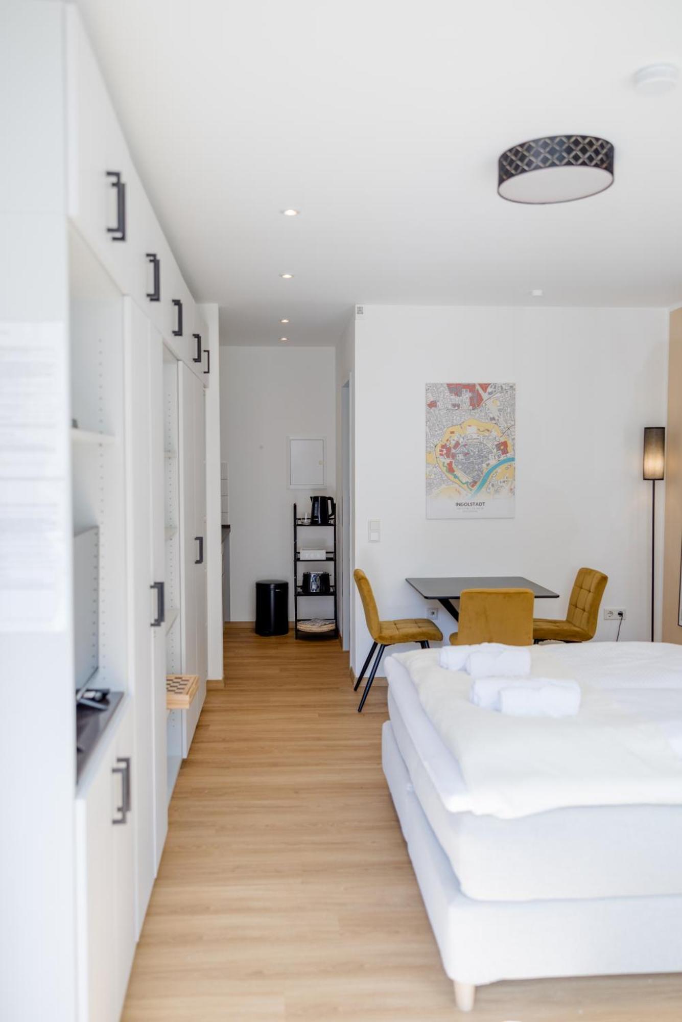 Lumen Homes - Altstadt-Studio Direkt Im Zentrum, Kueche, Netflix, Oeffentlicher Parkplatz Ums Eck Ingolstadt Exterior photo