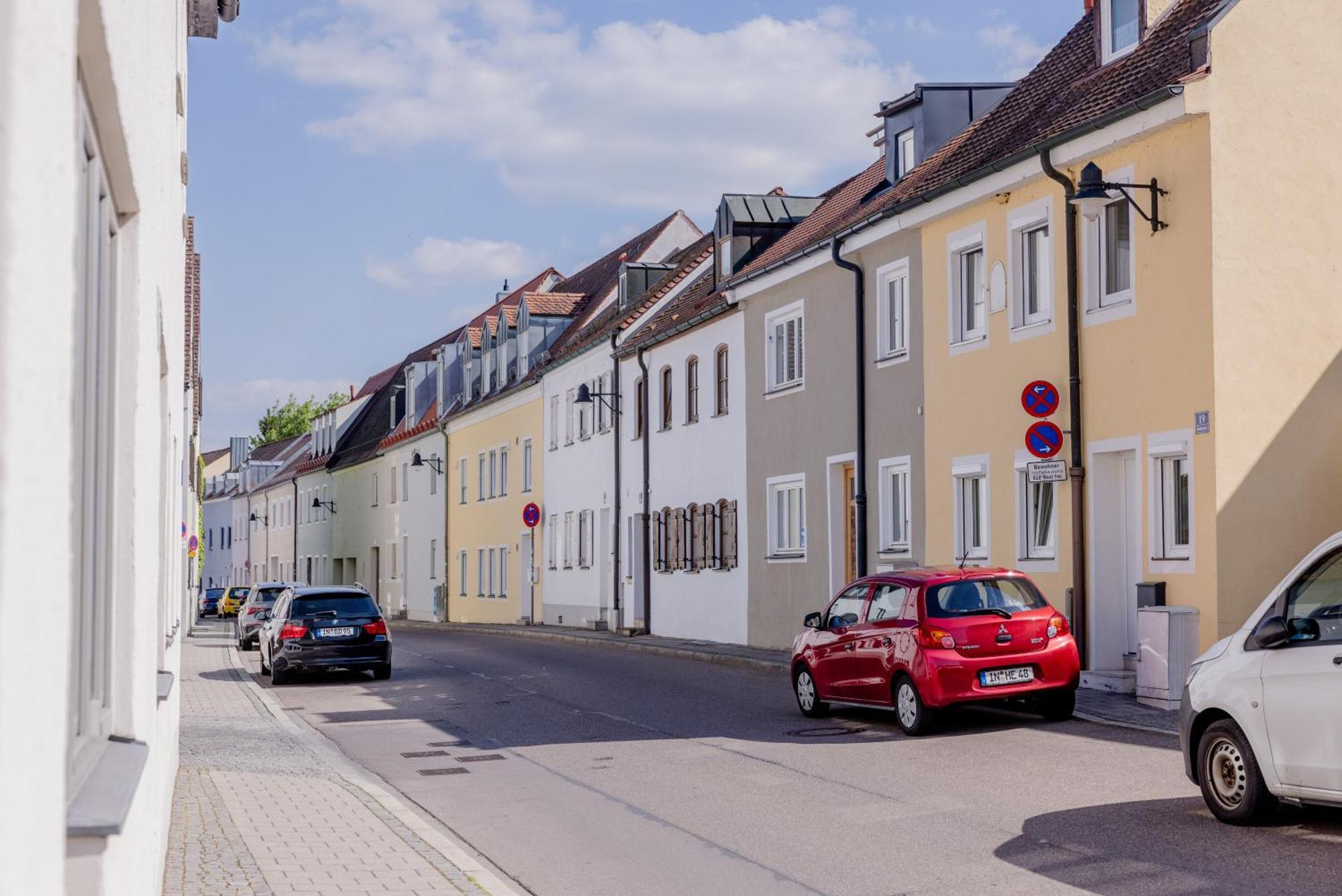 Lumen Homes - Altstadt-Studio Direkt Im Zentrum, Kueche, Netflix, Oeffentlicher Parkplatz Ums Eck Ingolstadt Exterior photo